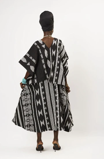 Hertunba-Meena-Monochrome-Midi-_Black_360x